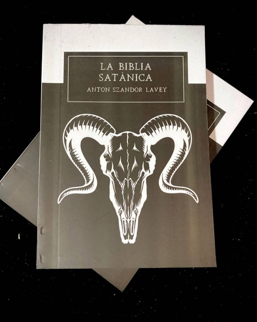 La Biblia Satánica, De Anton Lavey – Magia Y Cristales