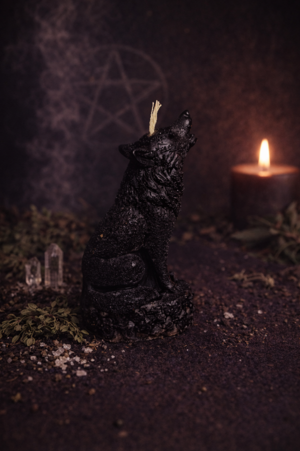 VELA CON FORMA DE LOBO