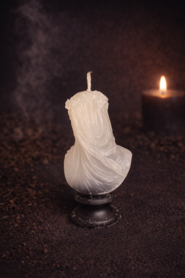 VELA CON FROMA DE MUJER CON VELO